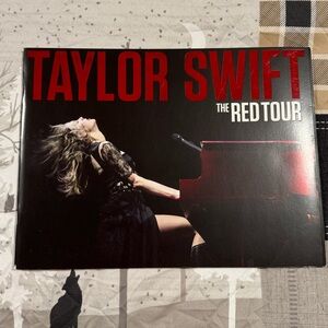 Taylor Swift The RED Tour Book